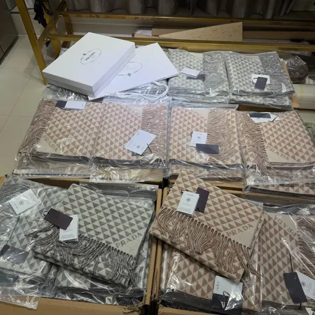  スーパーコピー プラダ マフラー