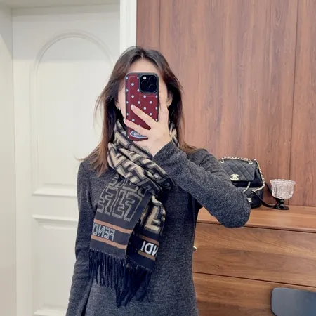 スーパーコピー フェンディ マフラー