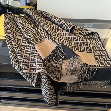 スーパーコピー フェンディ マフラー