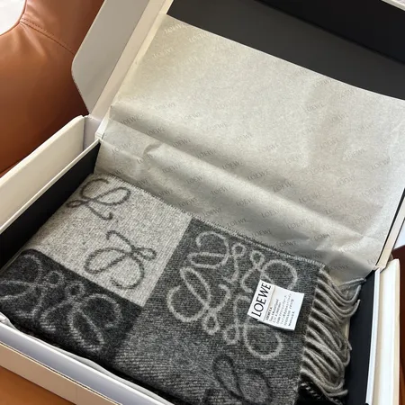 スーパーコピー ロエベ マフラー