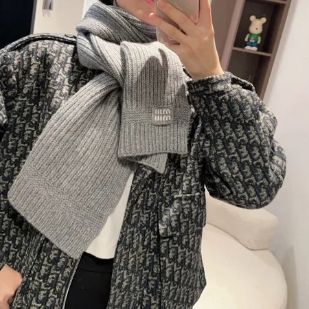 スーパーコピー ミュウミュウ マフラー