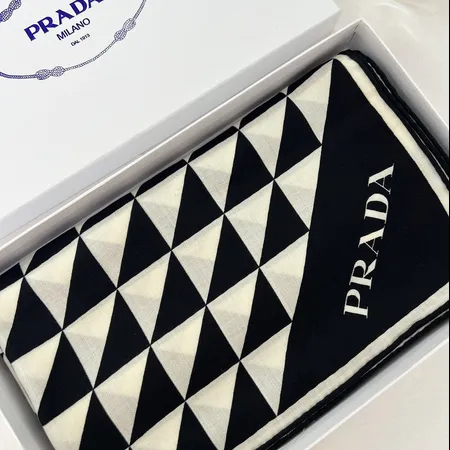  スーパーコピー プラダ マフラー