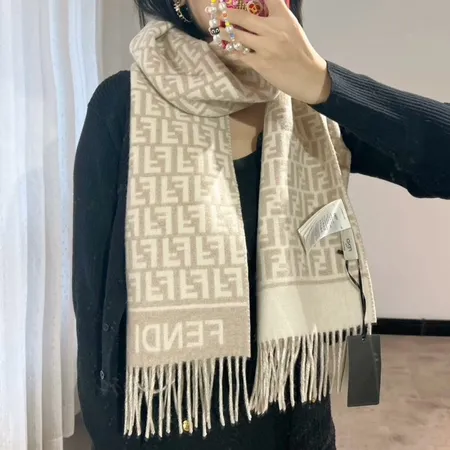 スーパーコピー フェンディ マフラー