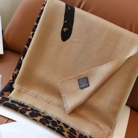 スーパーコピー バレンシアガ マフラー