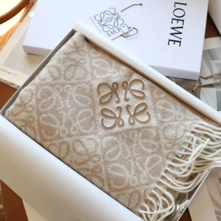 スーパーコピー ロエベ マフラー