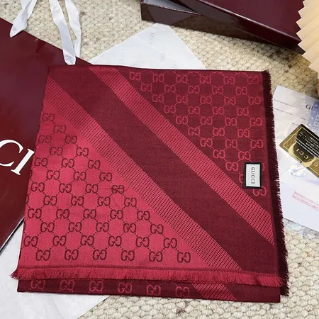 スーパーコピー グッチ マフラー