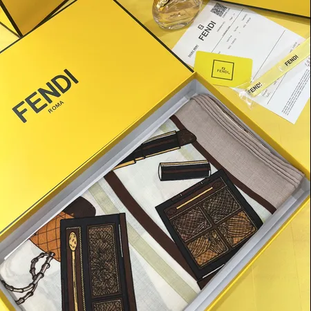 スーパーコピー フェンディ マフラー