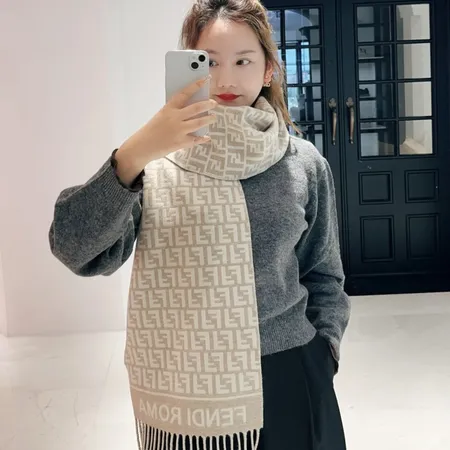 スーパーコピー フェンディ マフラー