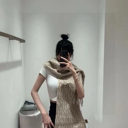 スーパーコピー フェンディ マフラー