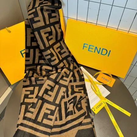 スーパーコピー フェンディ マフラー