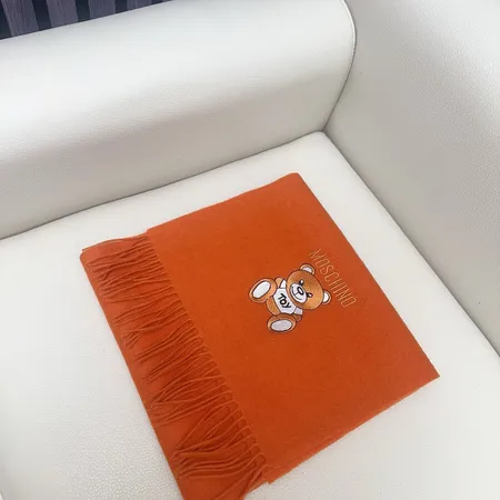 スーパーコピー モスキーノ マフラー