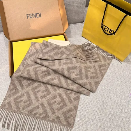 スーパーコピー フェンディ マフラー