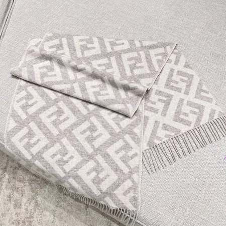 スーパーコピー フェンディ マフラー