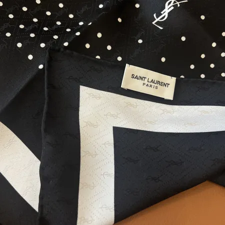  スーパーコピー バレンシアガ マフラー