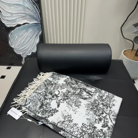 スーパーコピー ディオール マフラー