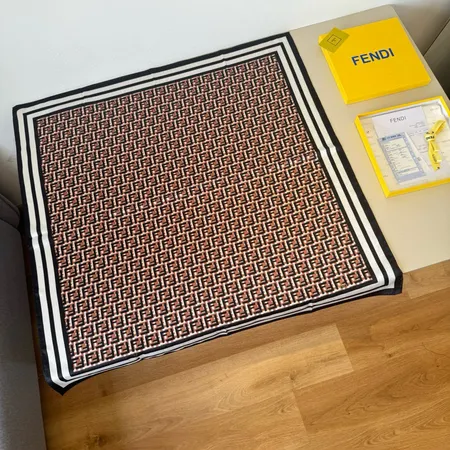 スーパーコピー フェンディ マフラー