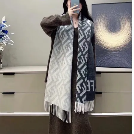 スーパーコピー フェンディ マフラー