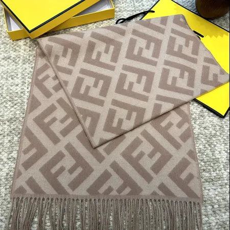 スーパーコピー フェンディ マフラー