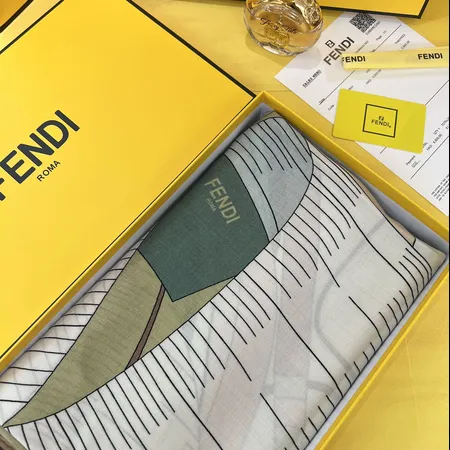 スーパーコピー フェンディ マフラー