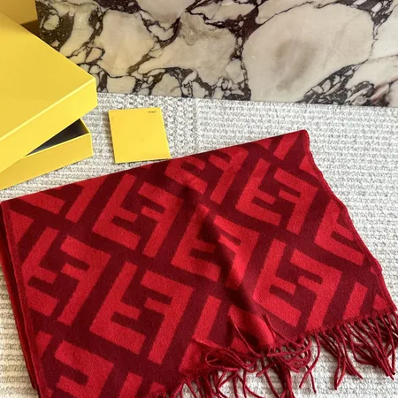 スーパーコピー フェンディ マフラー