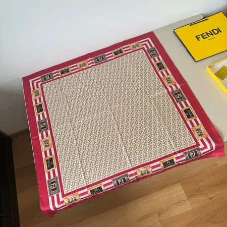 スーパーコピー フェンディ マフラー