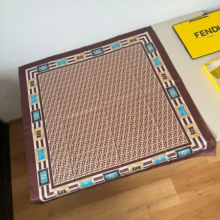 スーパーコピー フェンディ マフラー