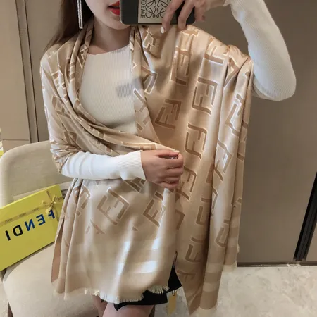 スーパーコピー フェンディ マフラー