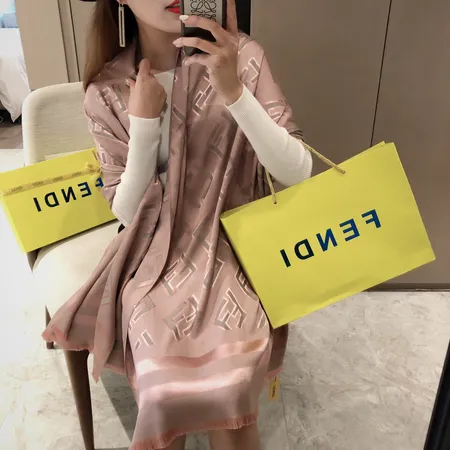 スーパーコピー フェンディ マフラー