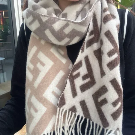 スーパーコピー フェンディ マフラー