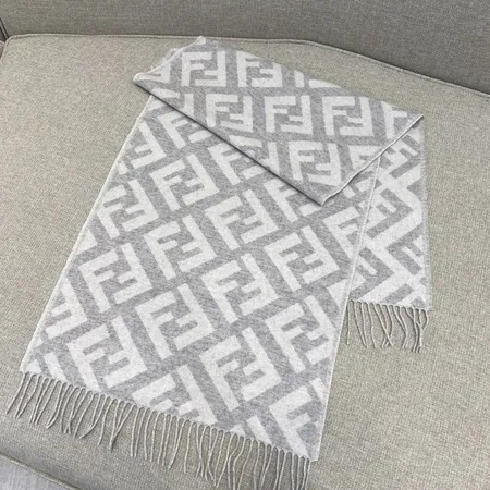 スーパーコピー フェンディ マフラー