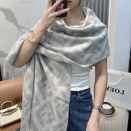 スーパーコピー フェンディ マフラー