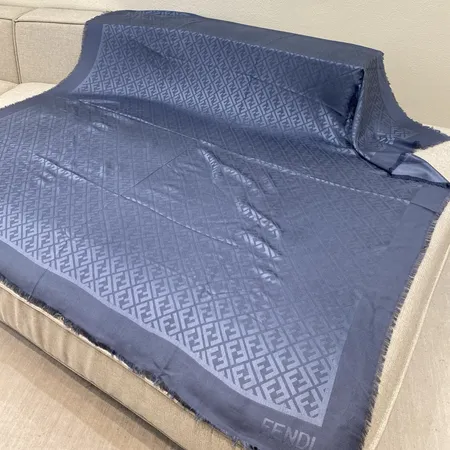 スーパーコピー フェンディ マフラー