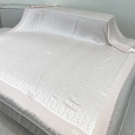 スーパーコピー フェンディ マフラー