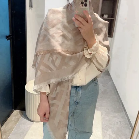 スーパーコピー フェンディ マフラー