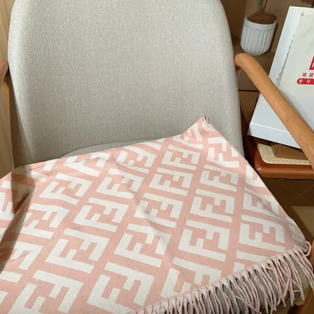 スーパーコピー フェンディ マフラー