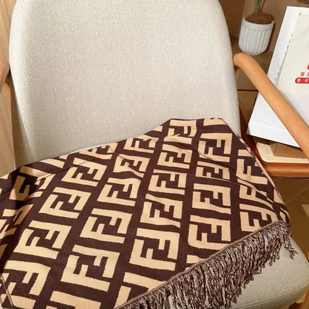 スーパーコピー フェンディ マフラー