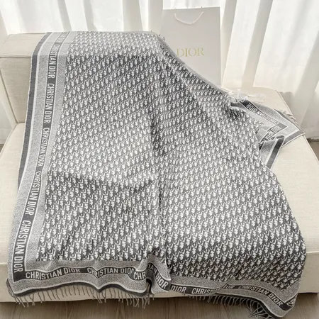 スーパーコピー ディオール マフラー