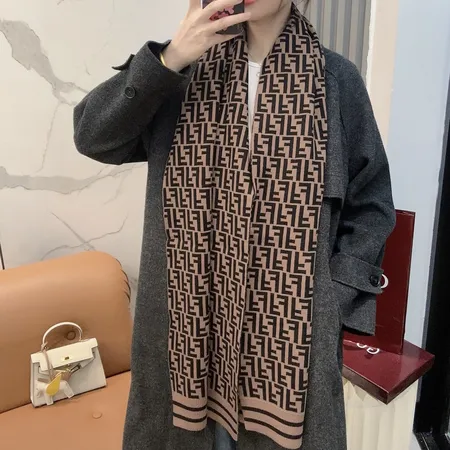 スーパーコピー フェンディ マフラー