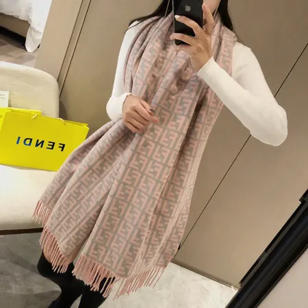 スーパーコピー フェンディ マフラー