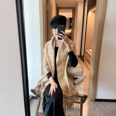 スーパーコピー フェンディ マフラー