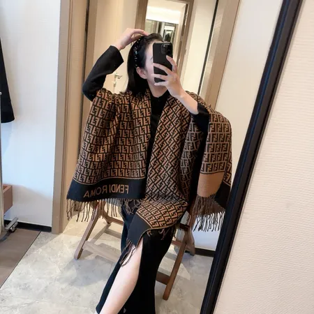 スーパーコピー フェンディ マフラー