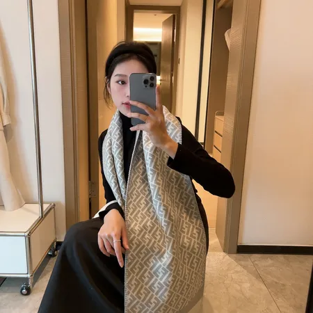 スーパーコピー フェンディ マフラー