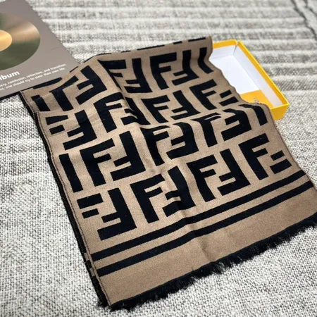 スーパーコピー フェンディ マフラー