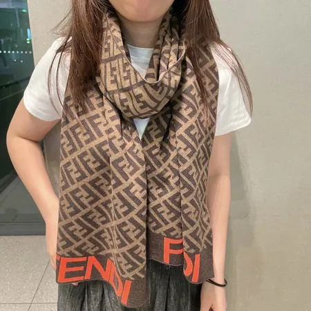 スーパーコピー フェンディ マフラー