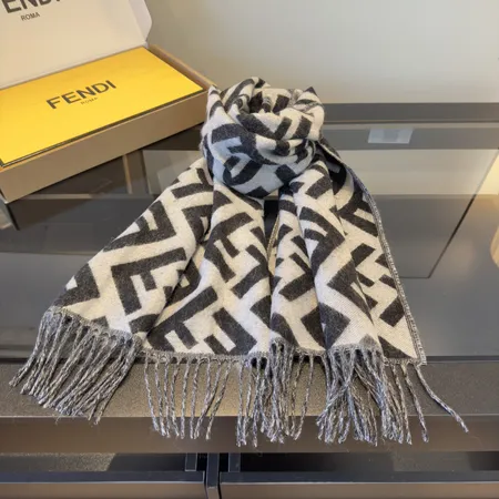 スーパーコピー フェンディ マフラー