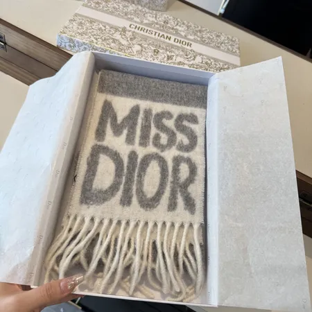 スーパーコピー ディオール マフラー