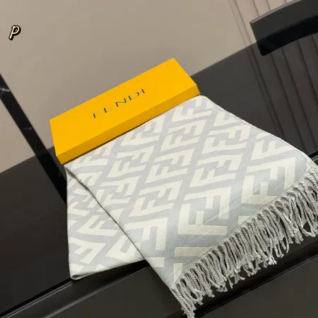 スーパーコピー フェンディ マフラー