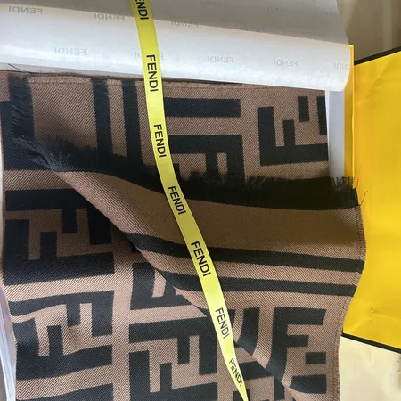 スーパーコピー フェンディ マフラー