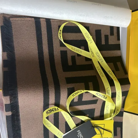 スーパーコピー フェンディ マフラー