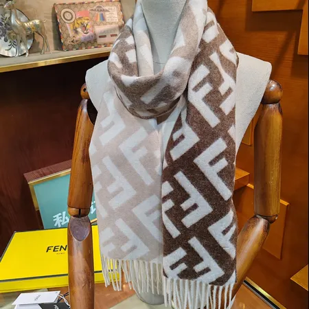 スーパーコピー フェンディ マフラー